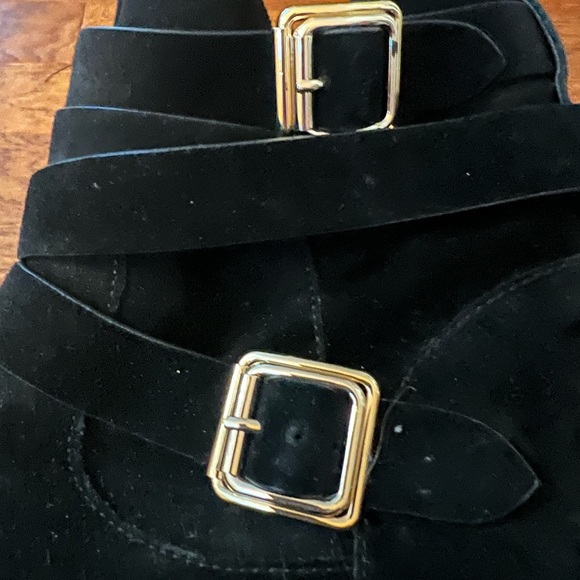 Vince Camuto Webey Bootie - Picture 7 of 9